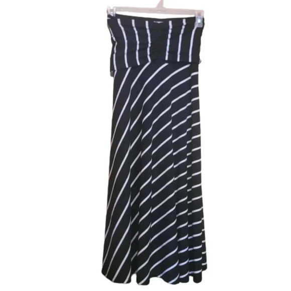 Versona Black/White Maxi Skirt with ties - Picture 3 of 8